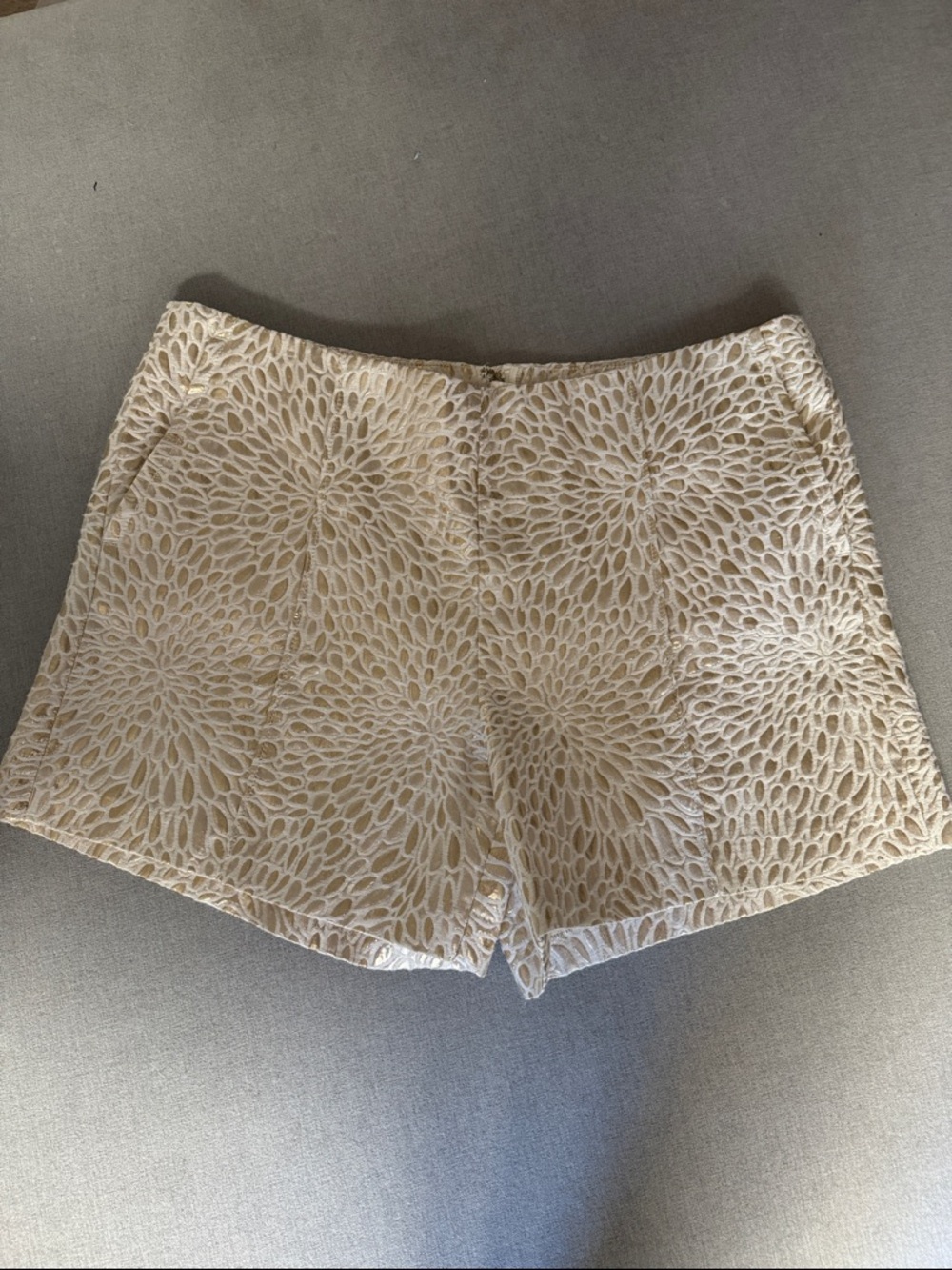 Lilly Pulitzer gold shorts with side and pack pockets size 14